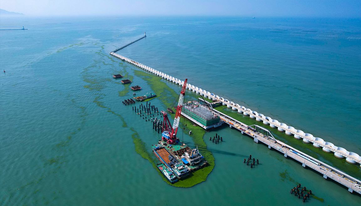 連云港港徐圩港區(qū)30萬噸級原油碼頭工程